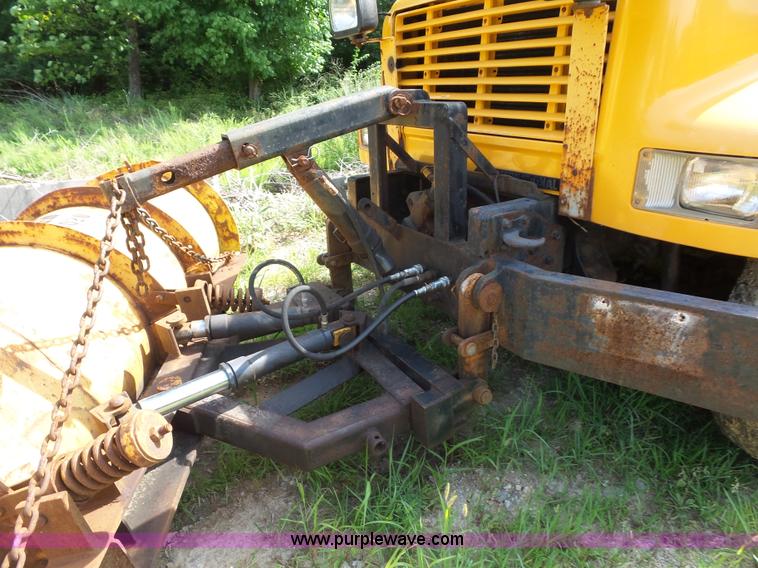 image for item K1737 1997 International 4900 dump truck