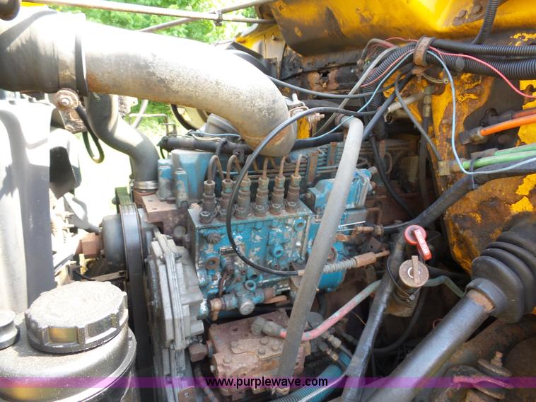 image for item K1737 1997 International 4900 dump truck