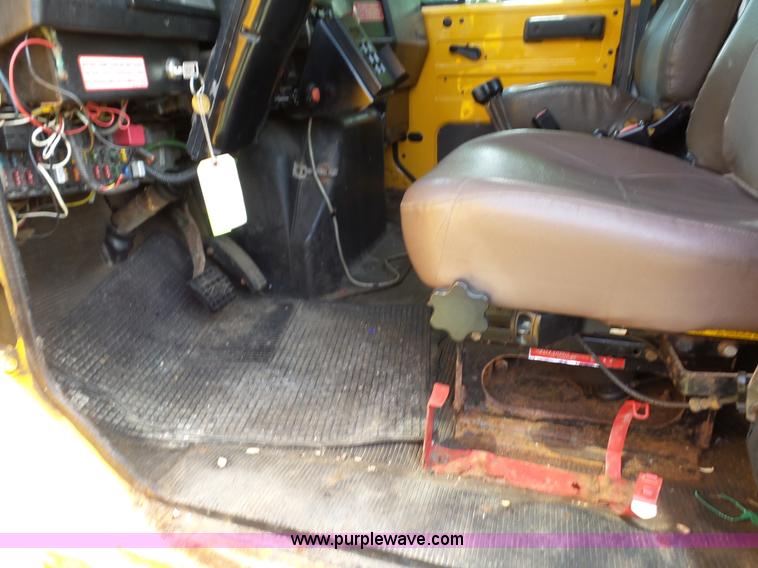 image for item K1737 1997 International 4900 dump truck