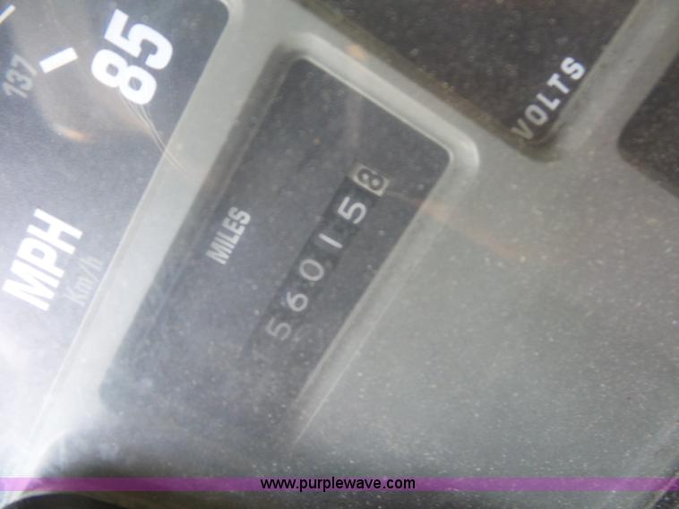 image for item K1737 1997 International 4900 dump truck