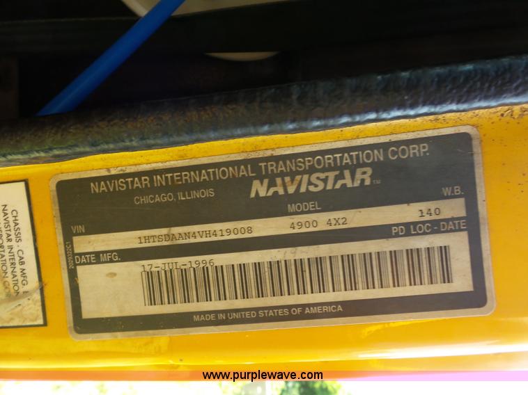 image for item K1737 1997 International 4900 dump truck