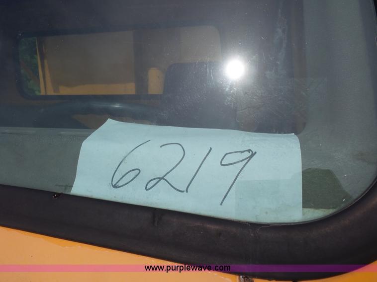 image for item K1739 2000 International 4900 dump truck