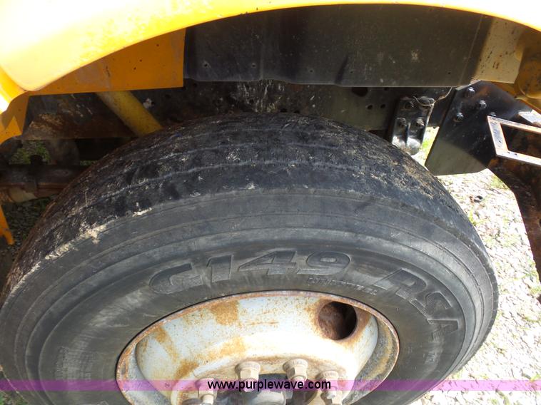 image for item K1739 2000 International 4900 dump truck