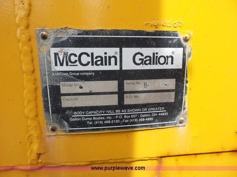 image for item K1739 2000 International 4900 dump truck