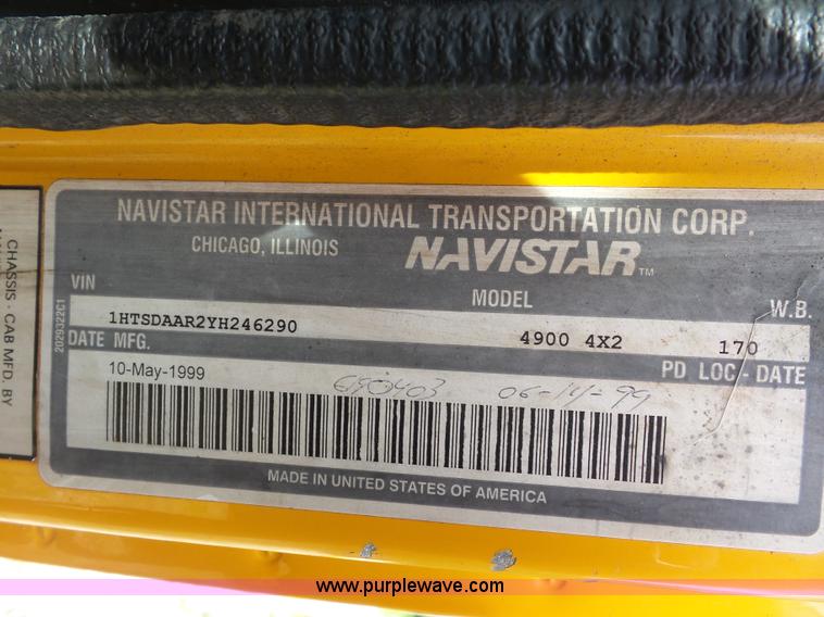 image for item K1739 2000 International 4900 dump truck