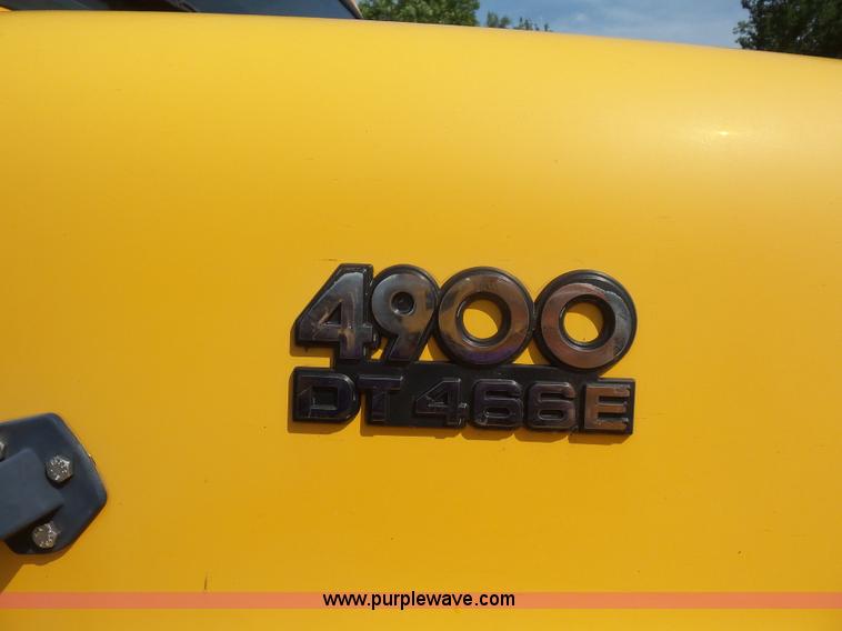 image for item K1740 2002 International 4900 dump truck