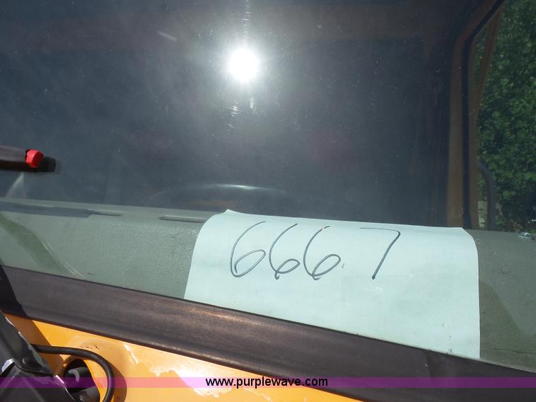 image for item K1740 2002 International 4900 dump truck