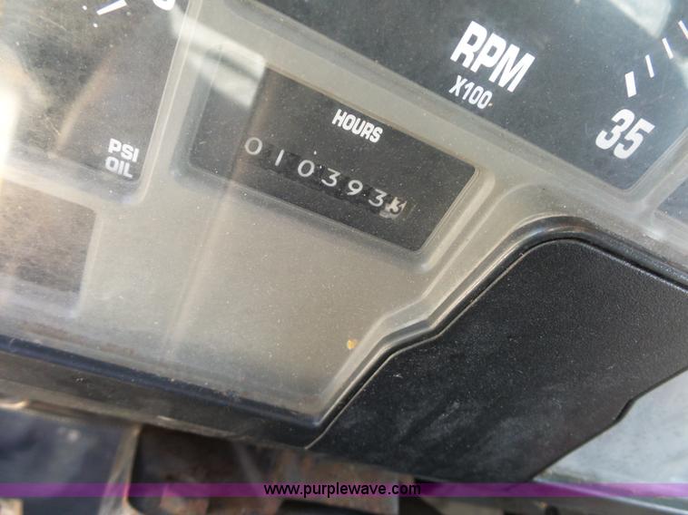 image for item K1740 2002 International 4900 dump truck