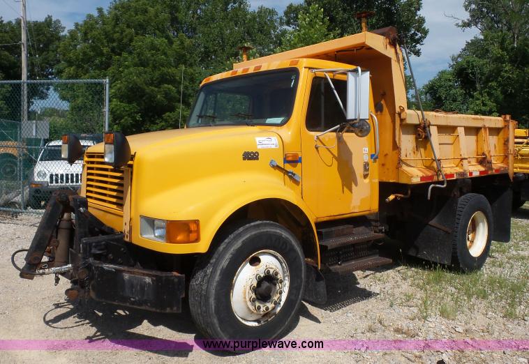 image for item K1741 1997 International 4900 dump truck