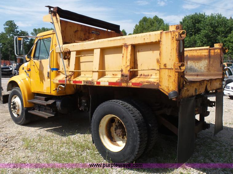 image for item K1741 1997 International 4900 dump truck