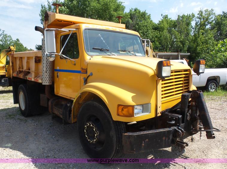 image for item K1741 1997 International 4900 dump truck