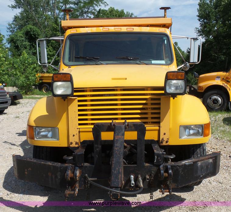 image for item K1741 1997 International 4900 dump truck