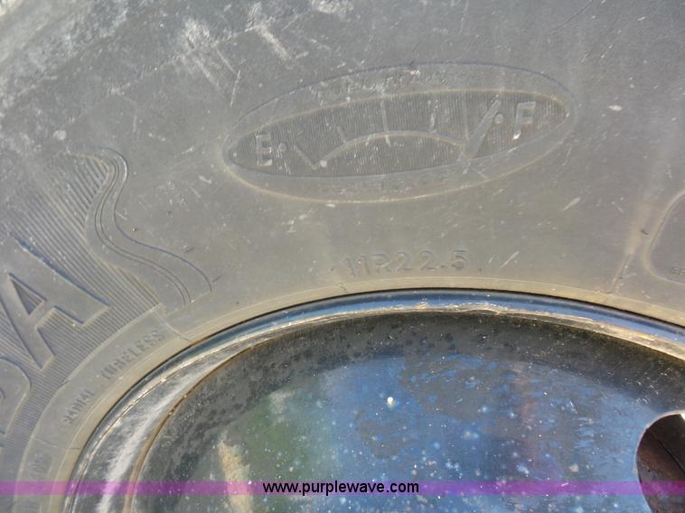 image for item K1741 1997 International 4900 dump truck