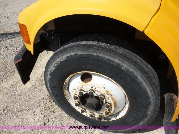 image for item K1741 1997 International 4900 dump truck