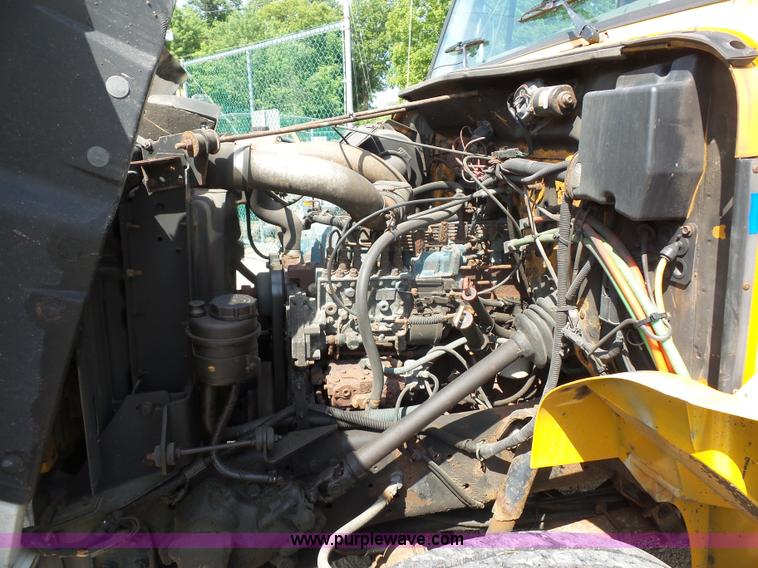 image for item K1741 1997 International 4900 dump truck