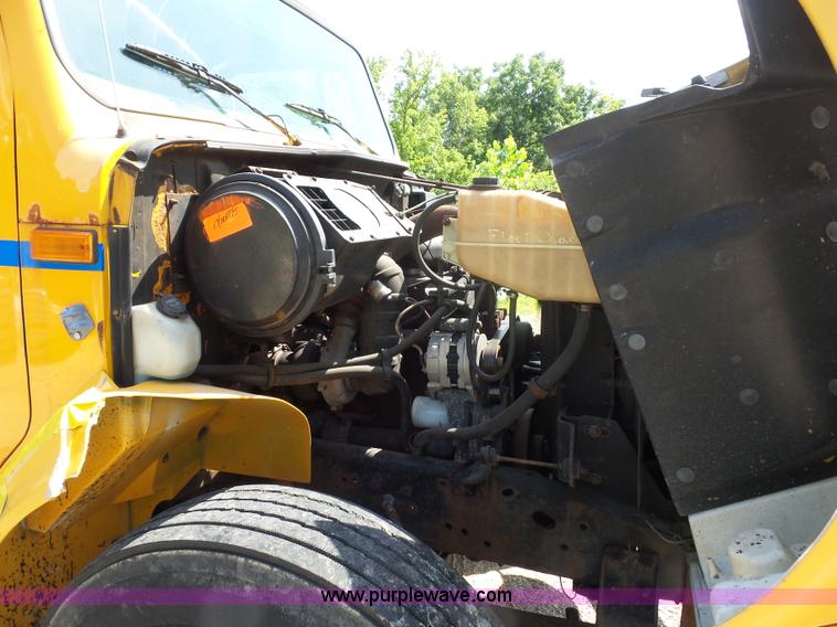 image for item K1741 1997 International 4900 dump truck