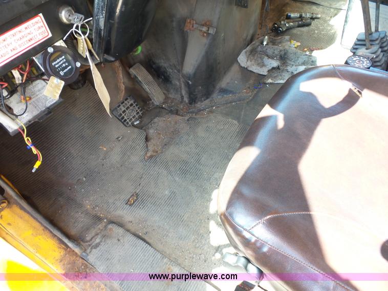 image for item K1741 1997 International 4900 dump truck