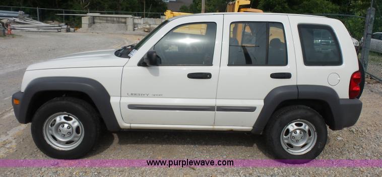 image for item K1742 2003 Jeep Liberty SUV