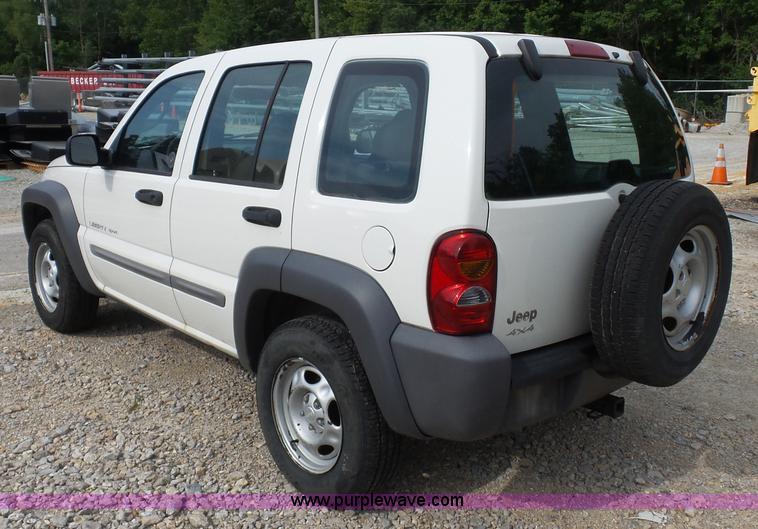 image for item K1742 2003 Jeep Liberty SUV
