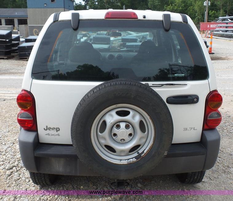 image for item K1742 2003 Jeep Liberty SUV