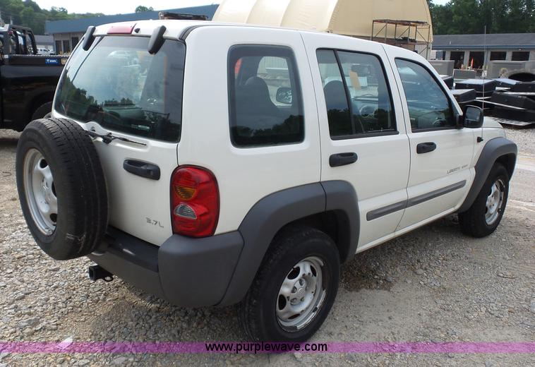 image for item K1742 2003 Jeep Liberty SUV
