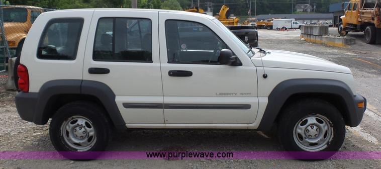 image for item K1742 2003 Jeep Liberty SUV
