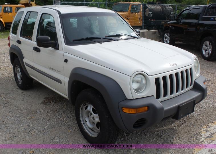image for item K1742 2003 Jeep Liberty SUV
