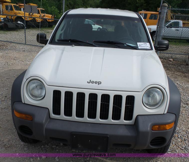 image for item K1742 2003 Jeep Liberty SUV