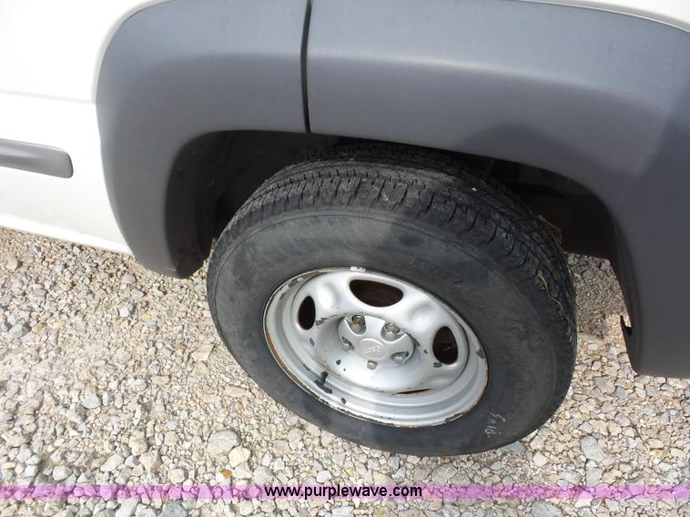 image for item K1742 2003 Jeep Liberty SUV