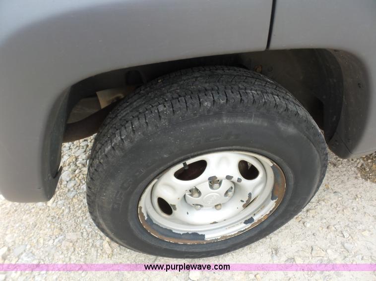 image for item K1742 2003 Jeep Liberty SUV