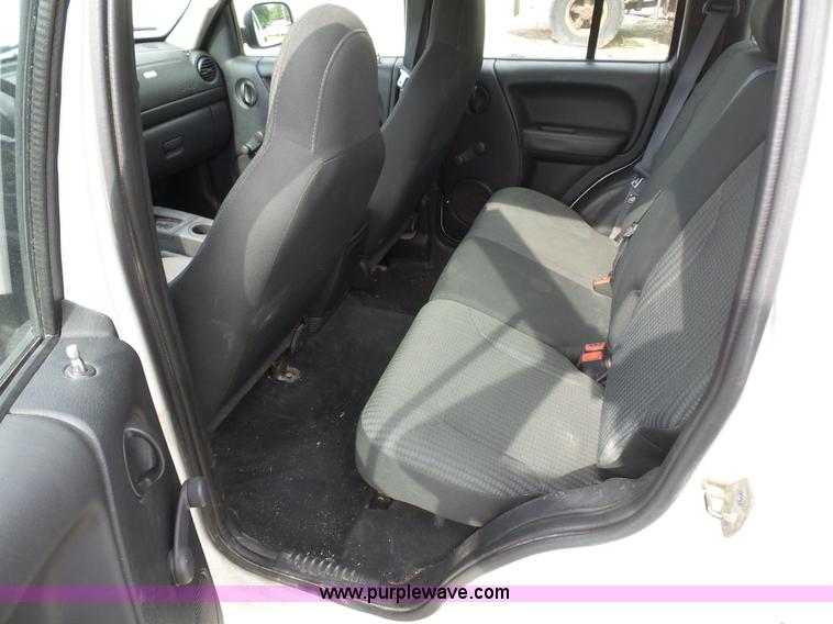 image for item K1742 2003 Jeep Liberty SUV