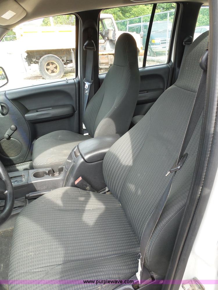 image for item K1742 2003 Jeep Liberty SUV