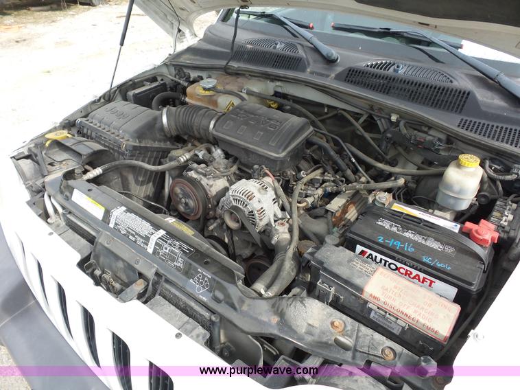 image for item K1742 2003 Jeep Liberty SUV