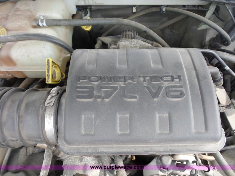 image for item K1742 2003 Jeep Liberty SUV