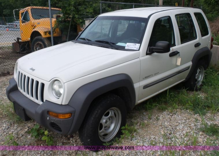 image for item K1743 2003 Jeep Liberty SUV