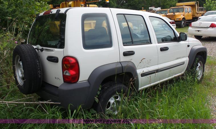 image for item K1743 2003 Jeep Liberty SUV