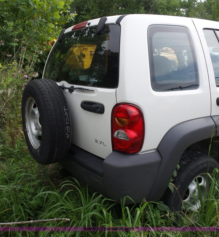 image for item K1743 2003 Jeep Liberty SUV