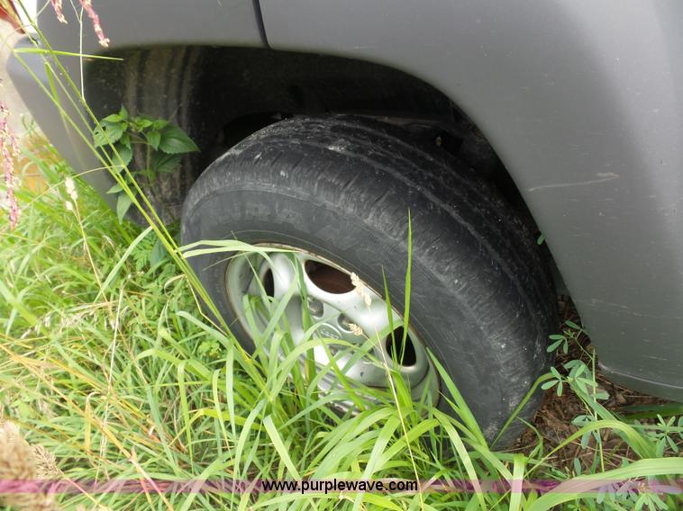 image for item K1743 2003 Jeep Liberty SUV