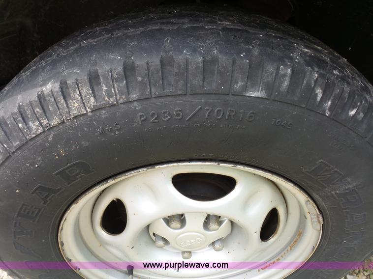 image for item K1743 2003 Jeep Liberty SUV