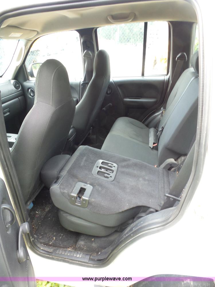 image for item K1743 2003 Jeep Liberty SUV