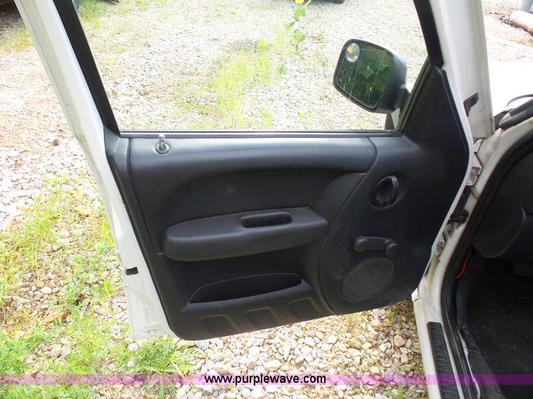 image for item K1743 2003 Jeep Liberty SUV