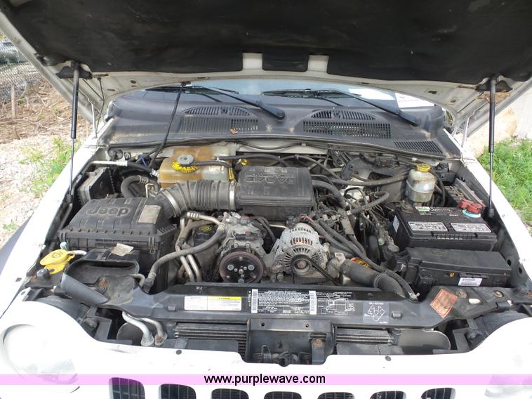 image for item K1743 2003 Jeep Liberty SUV