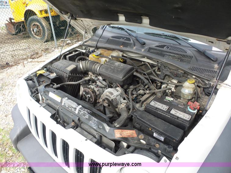 image for item K1743 2003 Jeep Liberty SUV