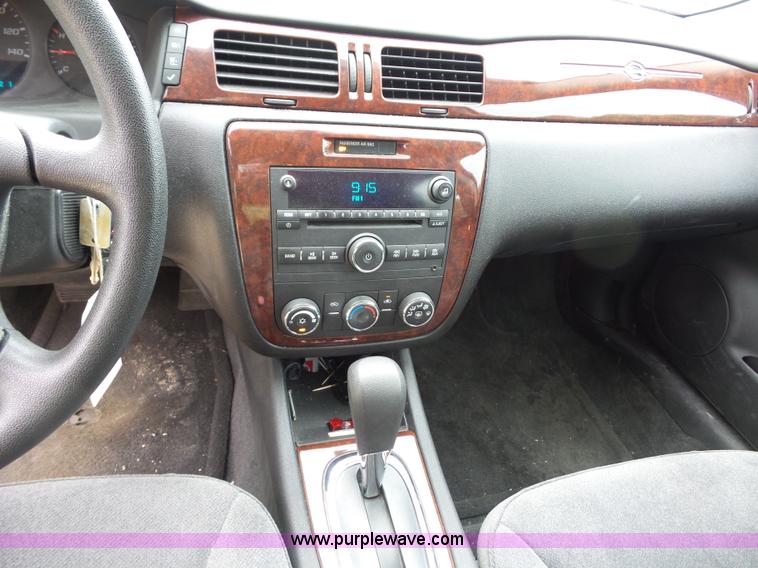 image for item K1744 2008 Chevrolet Impala LS