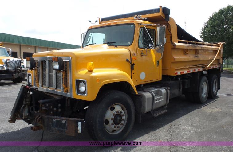 image for item K3487 2002 International F2554 dump truck
