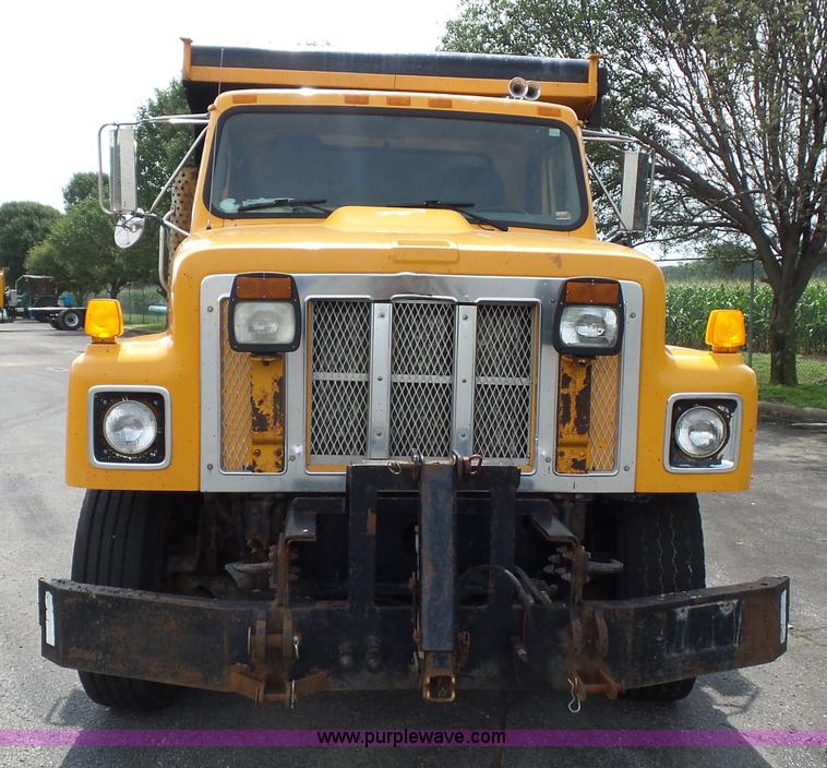 image for item K3487 2002 International F2554 dump truck