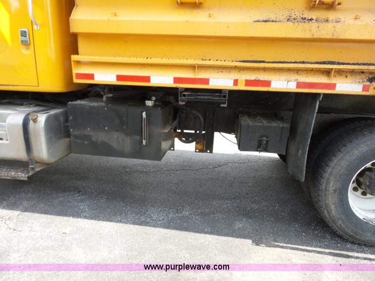 image for item K3487 2002 International F2554 dump truck