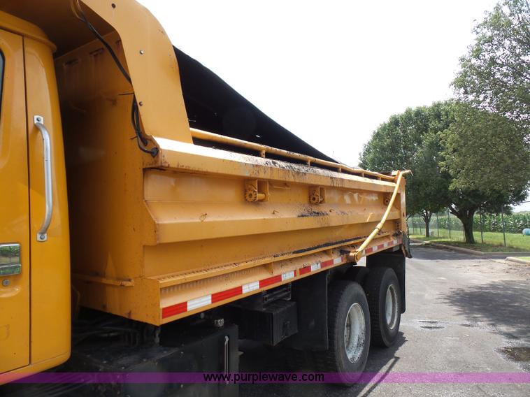 image for item K3487 2002 International F2554 dump truck