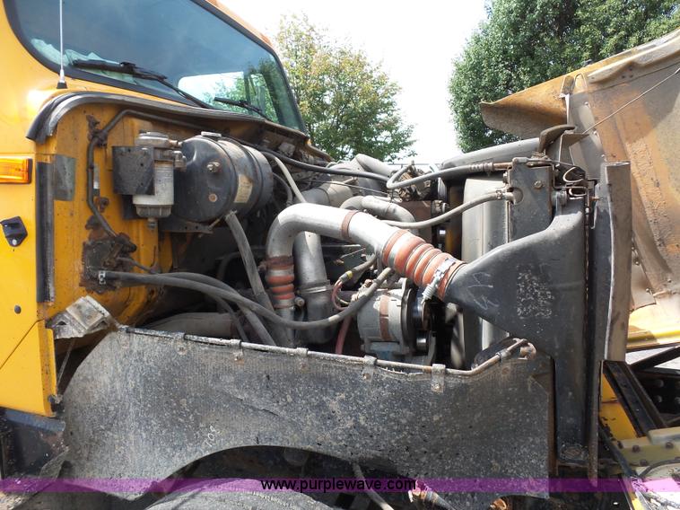 image for item K3487 2002 International F2554 dump truck