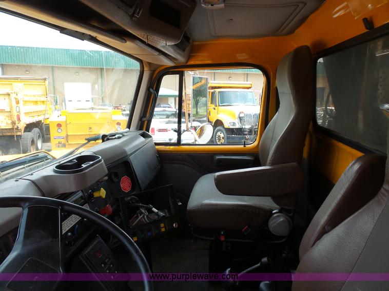 image for item K3487 2002 International F2554 dump truck